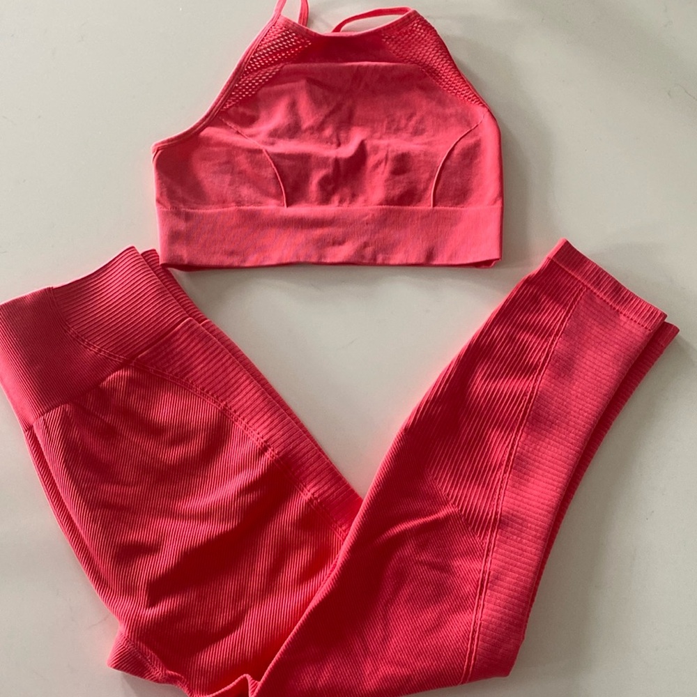 Aerie Seamless Athletic Set in Bright Pink